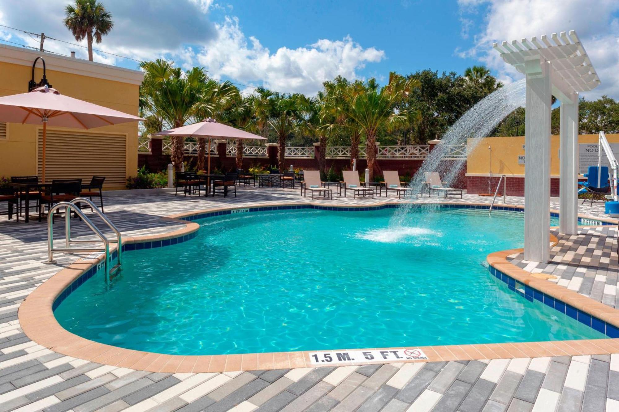 Hotel Courtyard By Marriott Deland Historic Downtown Exteriér fotografie